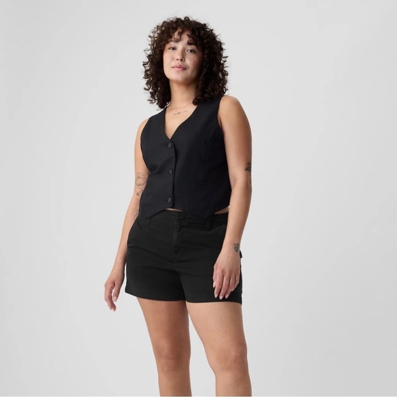 GAP 4” Weekend Downtown Khaki Shorts by GAP NWT Quiet Luxury, White size 6 - Picture 5 of 7